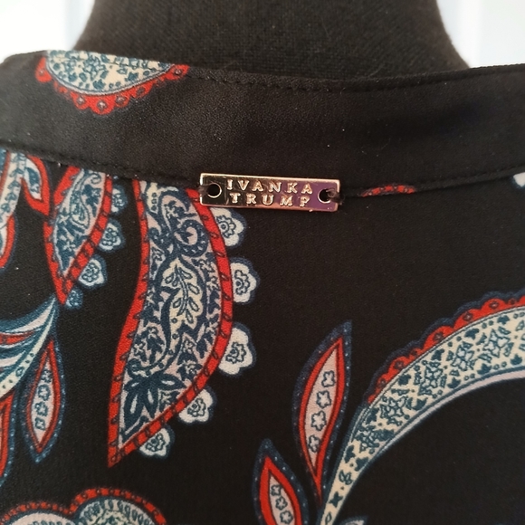 Ivanka Trump BUNDLE Paisley V Neck Top & Beautiful Faux Mabe Pearl Clip Earrings - Picture 7 of 12